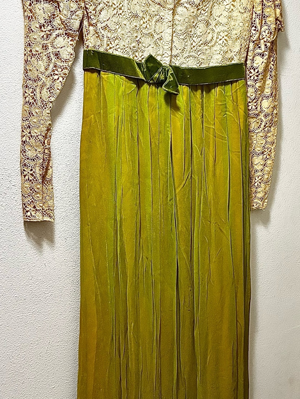 Lace Bodice Velvet Maxi Dress in Olive Green
